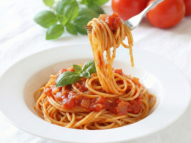 トマトソースのパスタ